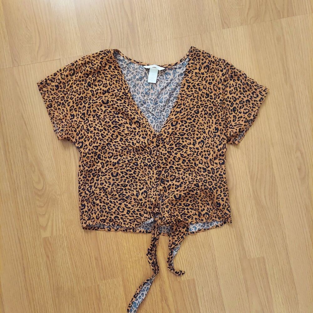 H&M leopard print blouse short sleeve tie from buttons v-neck Sz 0